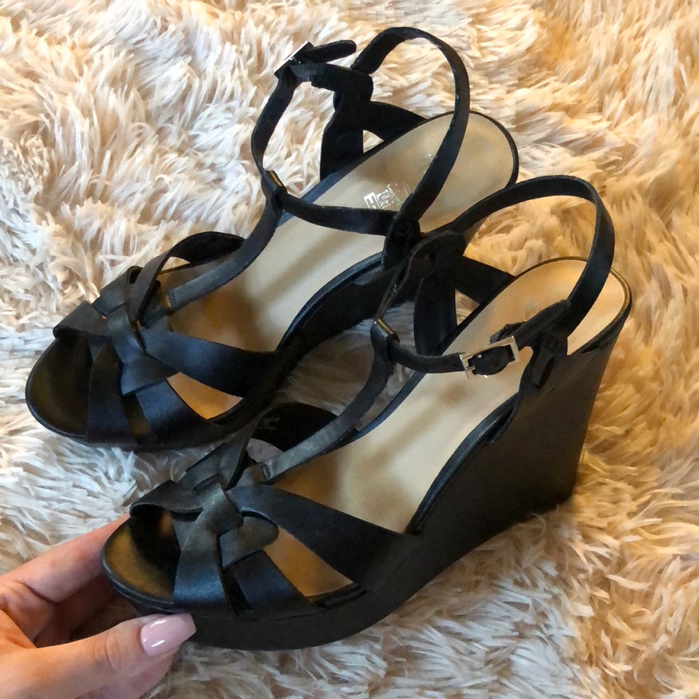Black, strapping heel